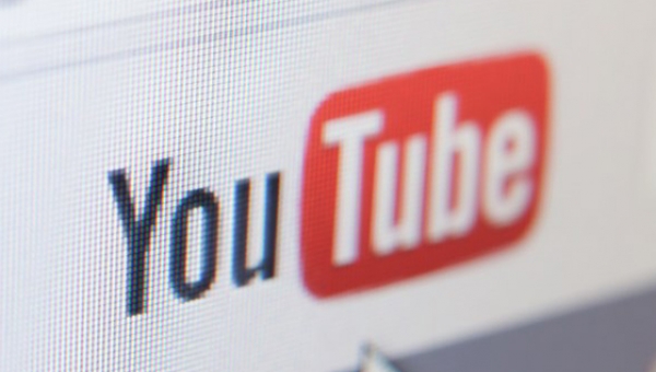 Роскомнадзор назвал видеохостинг YouTube главным распространителем фейков в России